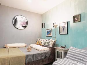 Tempat tidur dalam kamar di Cyber Highview-a self designed home