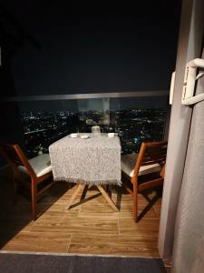 Balkon atau teras di Cyber Highview-a self designed home