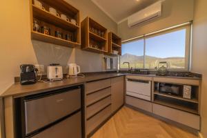 Кухня или мини-кухня в Cottage 3 - Leo Sky Farm
