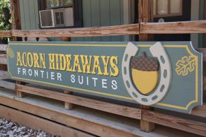 Gallery image of Acorn Hideaways Frontier Suites in Canton