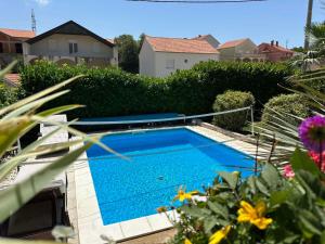 Πισίνα στο ή κοντά στο DUBROVNIK - IVANICA: “SUNNYHILLS APARTMENTS” WITH POOL