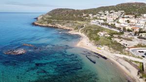 Il Soffione في كاستيلساردو: منظر جوي للشاطئ والمحيط