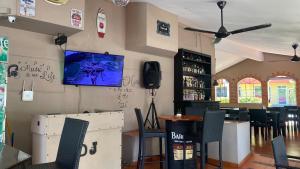 TV a/nebo společenská místnost v ubytování Hotel Don Andres