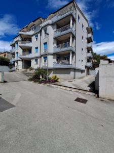 Budova, v ktorej sa apartmán nachádza