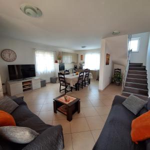 Posezení v ubytování Villa Zara + 29 fotografií