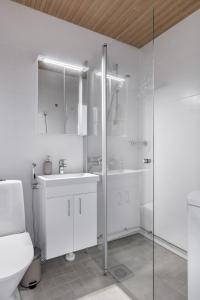 Ένα μπάνιο στο Marina Apartment in the Heart of Turku