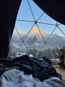 Nespecifikovaný výhled na hory nebo výhled na hory při pohledu z luxury tent
