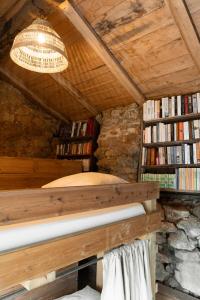 Knihovna v venkovského domu + 30 fotografií