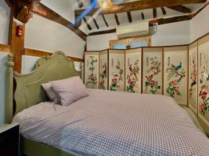 Postel nebo postele na pokoji v ubytování Onchae Stay Korean Private house