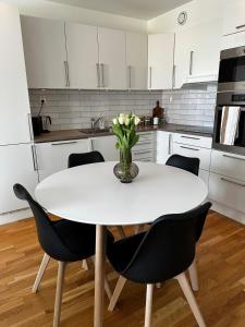 Kuchyň nebo kuchyňský kout v ubytování Sentrumsnær leilighet i Bodø + 10 fotografií