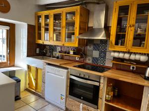 A kitchen or kitchenette at La Milana, Orbaneja del Castillo