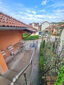 En generel udsigt til bjerge eller udsigt til bjerge taget fra lejlighedshotellet