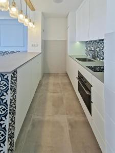 Η κουζίνα ή μικρή κουζίνα στο Royal Panorama Penthouse