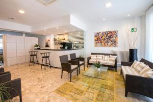 Kuchyň nebo kuchyňský kout v ubytování Stella Hotel