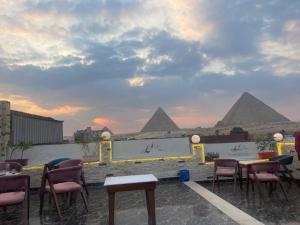 Zdjęcie z galerii obiektu Solar Boat Pyramids View Hotel w Kairze