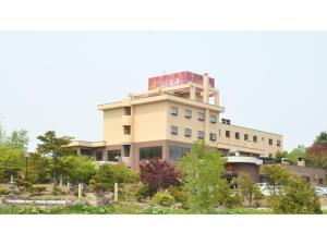a building with avertisement at Hotel Hounomai Otofuke - Vacation STAY 29492v in Otofuke