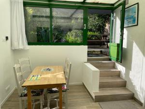 Φωτογραφία από το άλμπουμ του Appartement 4 pers au Bois de la Chaize proche plage - FR-1-823-64 σε Noirmoutier-en-l'lle +4 φωτογραφίες