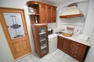 Kuchyňa alebo kuchynka v ubytovaní Apartment Duje