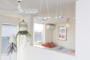 Foto sihtkohas Nishitokyo asuva majutusasutuse 新築 MUJI House 無印良品の家 新宿まで20分 駅まで徒歩7分 Walmart, Don Don Donki and 成城石井 at Tanashi Station galeriist