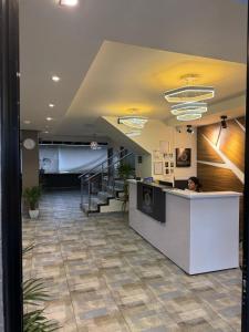 HOTEl AIRPORT PEREIRA的厨房或小厨房