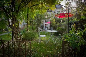 Φωτογραφία από το άλμπουμ του Côté Jardin - Chambres d'hôtes σε Senlis