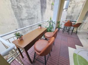 Posezení v ubytování LushStay Hostel - Hanoi Train Street