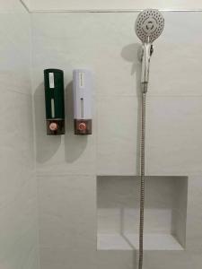 Ένα μπάνιο στο GnJ Residences Baler