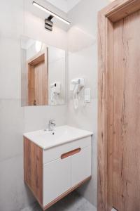 Ένα μπάνιο στο Aparts & Hotel Garbarska