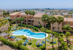 Swimmingpoolen hos eller tæt på AL FATTAH Luxury