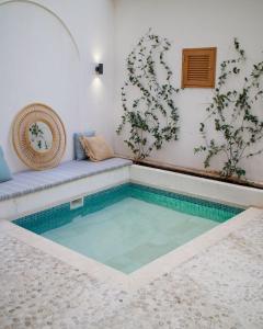 Bazén v ubytování Casa du Soleil Hostal Boutique nebo v jeho okolí