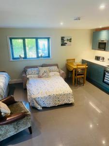 Ένα ή περισσότερα κρεβάτια σε δωμάτιο στο The Apartment at Estuary Escapes