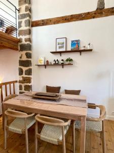 Φωτογραφία από το άλμπουμ του Maison atypique - Au coeur de la vieille ville σε Le Puy en Velay