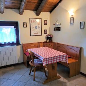 Fotografie z fotogalerie ubytování Cinque Abeti Agrialloggio Mountain Lake Iseo Hospitality v destinaci Bossico