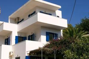 Το κτήριο όπου στεγάζεται  το διαμέρισμα