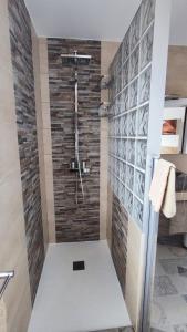 Ένα μπάνιο στο B&B CHAMBRE 2 Vila ALEGRIA Estoi