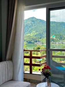 Widok na góry z tego hotelu
