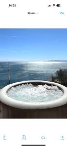 Gambar di galeri bagi Villa à Canyelles, piscine et SPA à bulles privés , vue panoramique di Roses