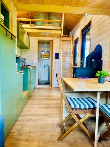 Kuchyň nebo kuchyňský kout v ubytování Tiny Home