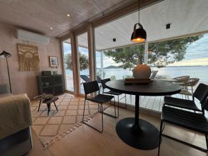 Posezení v ubytování Buqez Eco Resort - calm beach house 23