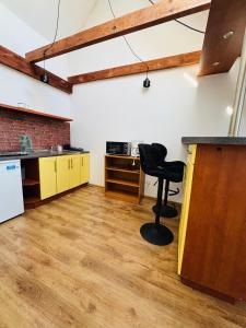 Kuchyňa alebo kuchynka v ubytovaní Apartamenty Baltic Sea Wieniawskiego