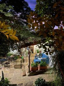 Κήπος έξω από το El Paraiso Posada Finca San Vicente