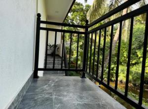Ein Balkon oder eine Terrasse in der Unterkunft The Divines Edge