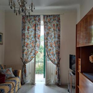 Μια τηλεόραση ή/και κέντρο ψυχαγωγίας στο San Terenzo Poets of the sea with parking and balcony