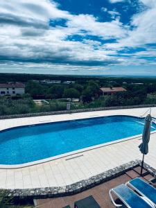 Bazén v ubytování Casa Lara nebo v jeho okolí