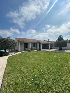 Το κτήριο όπου στεγάζεται  η βίλα