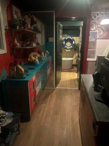 Η κουζίνα ή μικρή κουζίνα στο CosyCottage +1 φωτογραφίες