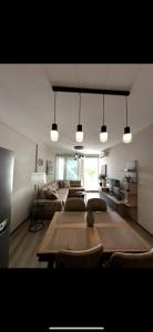 Photo de la galerie de l'établissement Marina Bay Apartament 1, à Vlorë