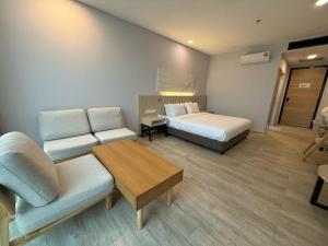 Afbeelding uit fotogalerij van Empire Damansara Hotel Room in Petaling Jaya