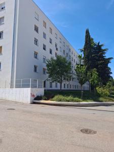 Budova, v ktorej sa apartmán nachádza