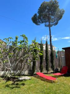 Vrt pred nastanitvijo Seaside Cottage with Garden